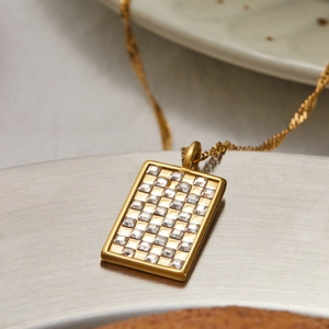 Collier classique en acier inoxydable plaqué or 18K avec pendentif rectangulaire en cristal