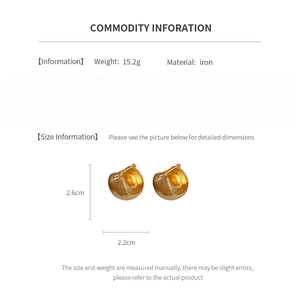 Detailed size specifications for gold C-shaped iron earrings showing 2.6cm by 2.2cm dimensions