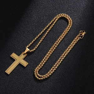 Herren Hip-Hop Gold-Edelstahl Kreuzanhänger Halskette mit Boxkette auf schwarzem Leder