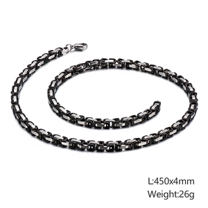 Detail of 4mm stainless steel cuban link chain, 450mm length and 26g weight specs