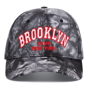Cappello da baseball tie-dye nero e grigio con ricamo rosso Brooklyn 1898