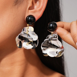 Resin Flower Dangle Earrings With Silver Earring Post Vintage Marble Ink Print Bohemian Fashion Jewelry For Women