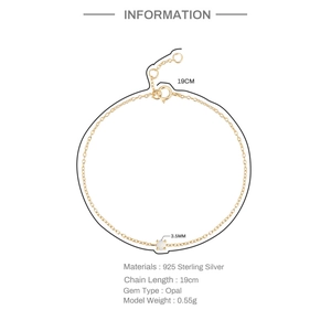 Detail eines Armbands aus 925er Sterlingsilber mit einem 3,5 mm runden Opal-Stein