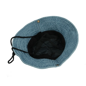 Cowboyhut aus Denim mit atmungsaktivem schwarzem Netzfutter und verstellbarem Kinnriemen
