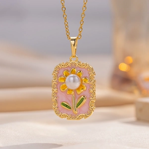 Emaille Sonnenblumen Kette mit Süßwasserperle und vergoldetem Titanstahl Anhänger