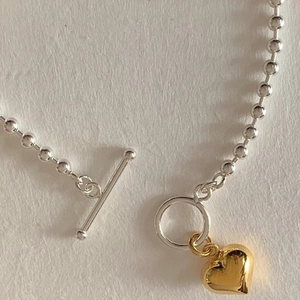 925 silver beaded necklace with golden heart pendant and elegant T-bar toggle closure