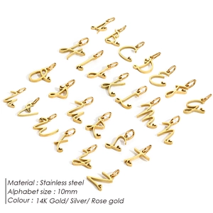 Lot de pendentifs alphabet de 10mm en acier inoxydable poli avec finition or 14K