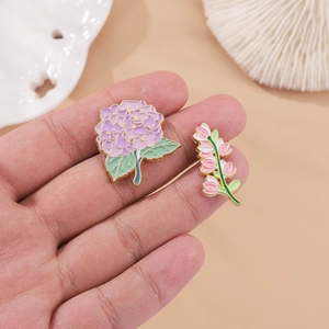 Floral hydrangea enamel brooch pin set with gold trim for clothing and bag decoration