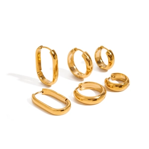 Classic 18K gold-plated stainless steel hoop earrings set with square white diamonds