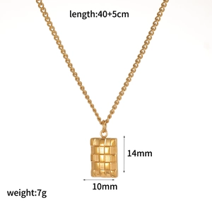 Detail of 18K gold star and moon necklace showing dimensions 14x10mm and 40+5cm length