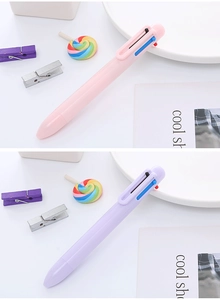 Dettaglio della penna a sfera multicolore Macaron con fusto rosa e viola pastello