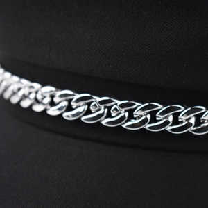 Chic silver beret cap with metal Cuban link chain detail for women in minimalist style