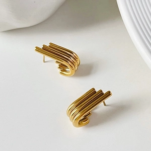 Chic 18K gold wing-shaped stainless steel stud earrings with modern parallel tube design
