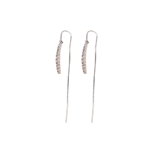 Eleganti orecchini a catena con nappine in argento e zirconi cubici scintillanti
