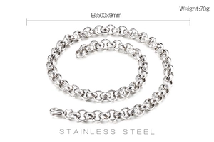 Détail du collier en acier inoxydable 500x9mm avec poids de 70g et texture métallique