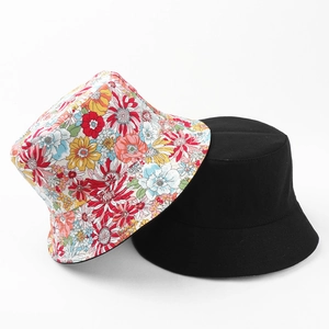 Floral and black reversible cotton bucket hat for women's outdoor sun protection