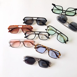 Lunettes de soleil carrées à monture épaisse avec protection UV400 et anti-lumière bleue