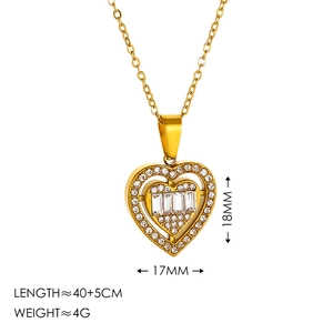 Collier à pendentif cœur doré de luxe orné de pierres de zircon blanc étincelantes