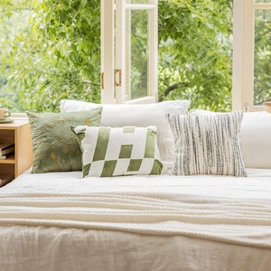Cuscino botanico verde ricamato e set di cuscini geometrici a scacchi per divano e letto