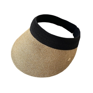 Minimalist straw sun visor for women with black elastic band and woven texture details