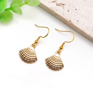 Goldene Muschel-Anhänger für DIY-Schmuck, Meeres-Design für Armbänder und Halsketten