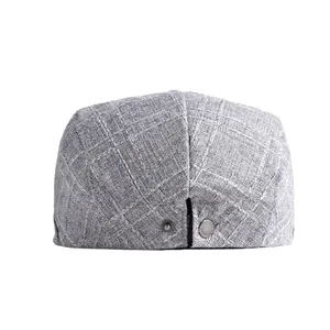 Béret classique britannique à carreaux gris avec boucle métallique réglable au dos
