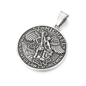 Pendentif Saint Michel en acier inoxydable rétro avec zircon Œil d'Horus pour hommes