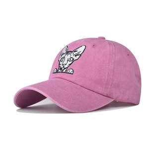 Casquette de baseball en coton rose délavé avec broderie de chat sphinx sur le devant