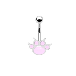 Détail d'un piercing de nombril argenté avec un pendentif mignon en patte de chat rose