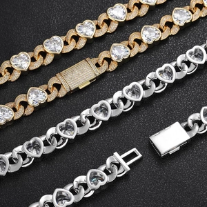 Detail van 12 mm hiphop Cubaanse ketting met hartvormige zirkonia en ingelegde diamanten