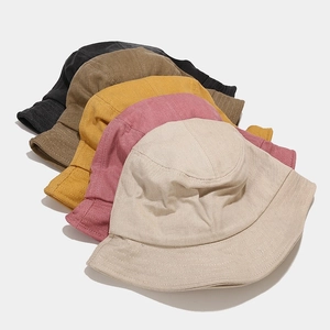 Bobs en coton lavé rétro en plusieurs couleurs avec des détails de coutures de qualité