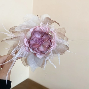 Fabric Flower Feather Hair Claw Clip Elegant Ethereal French Style Hair Accessory For Women Party Wedding
