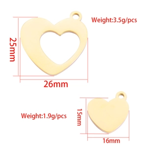 Mirror polished gold heart pendants in two sizes with precise dimensions and weight