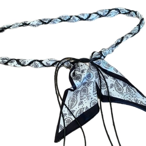 Chaîne de taille en foulard de soie paisley bohème avec perles en bois et ceinture à pompon