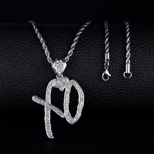 Hip Hop XO Heart Pendant Necklace Alloy Rhinestone Iced Out Stainless Steel Rope Chain Streetwear Fashion Jewelry