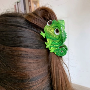 Cute green chameleon hair claw clip made of acrylic for women daily hair styling accessories