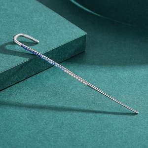 Orecchini lunghi in argento sterling 925 con cristalli blu sfumati incastonati