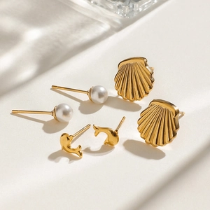 Boucles d'Oreilles Clous en Acier Inoxydable Or Dauphin Künstliche Perle Coquille Bijoux Style Marin pour Femme Étanche