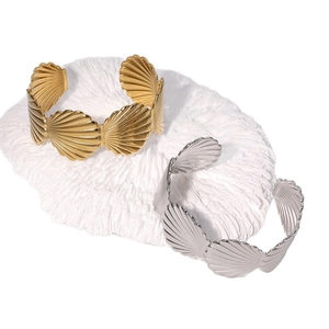 Elegant 18k gold plated stainless steel scallop shell bangle in gold and silver finish