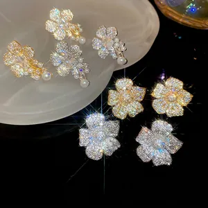 Exquisite flower stud earrings with high-clarity zircon and pearls in gold and silver