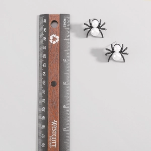 Detailed size measurement of black spider earrings with white pearls for Halloween