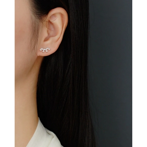 S925 sterling silver curved ear stud with fan-shaped cubic zirconia on ear cartilage