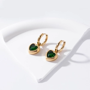 Elegant gold heart earrings with emerald green zircon stone in French luxury style