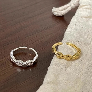 Minimalistischer s925 Sterlingsilber Ring mit Muscheltextur in Gold und Silber
