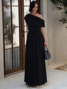 Elegant black one-shoulder maxi dress with pleated details for sophisticated fashion