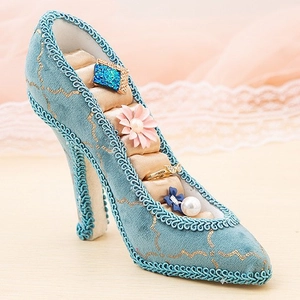 Retro high heel ring display holder in peacock blue velvet with gold woven trim