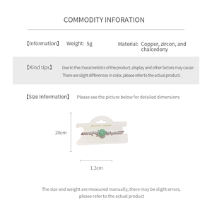 Detailed view of chalcedony bracelet showing 5g weight and 20cm chain length specs