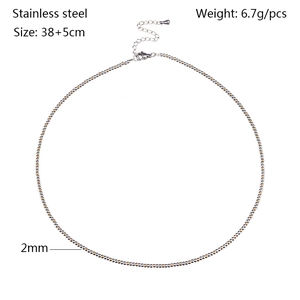 Dettaglio collana con perle in acciaio inossidabile da 2mm lunga 38+5cm con chiusura