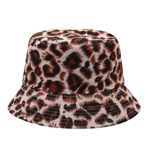 Classic leopard print bucket hat for women made of durable canvas with wide flat brim
