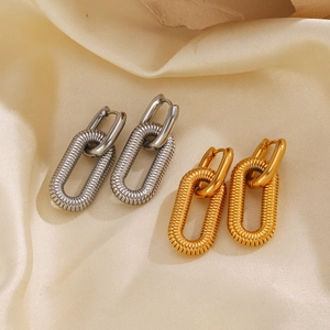 Stainless Steel 18K Gold Plated Oval Nested Hoop Earrings Geometric Threaded Texture Hip Hop Style For Women